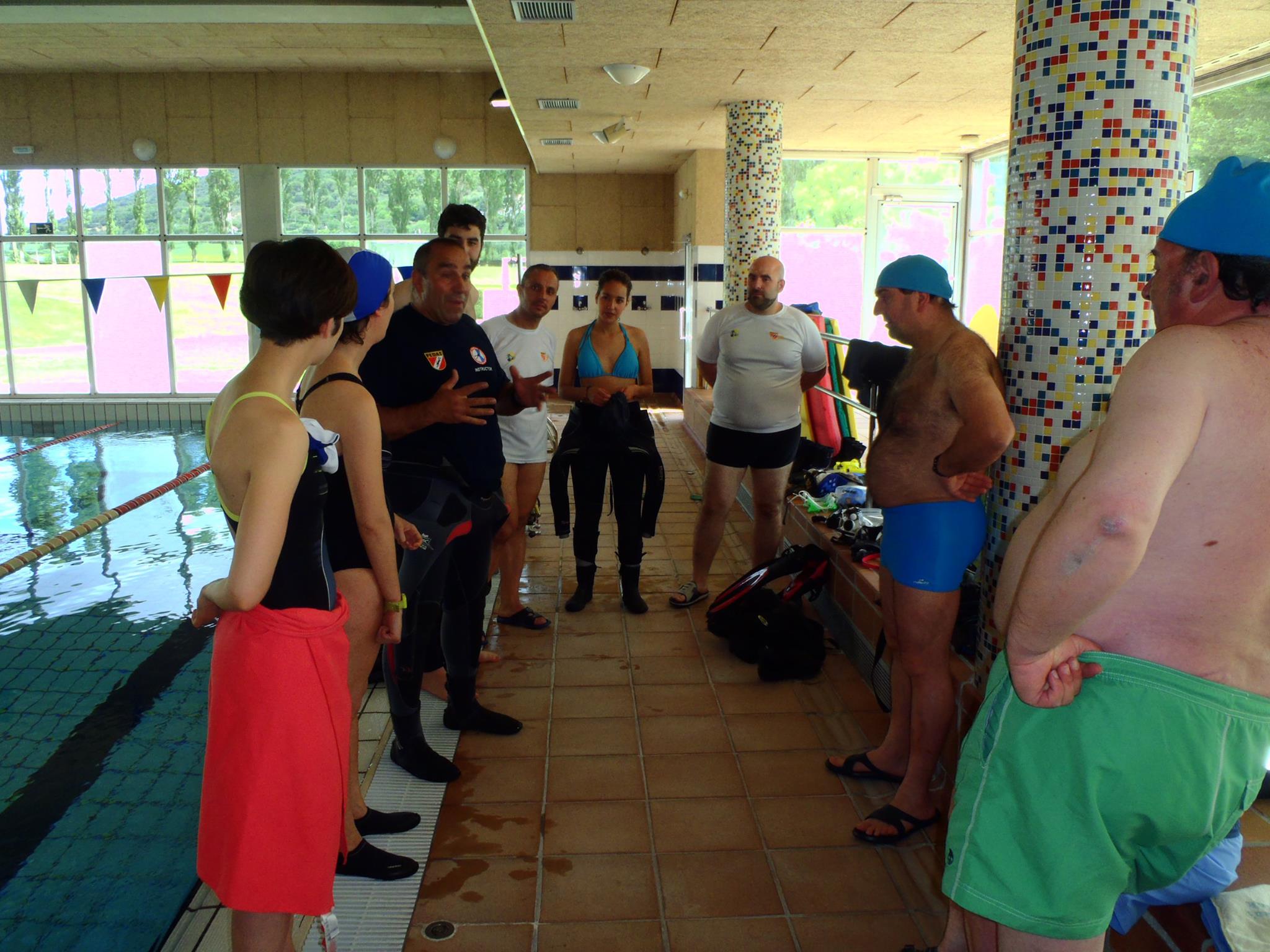 Bautizo de buceo con personas de Adacen